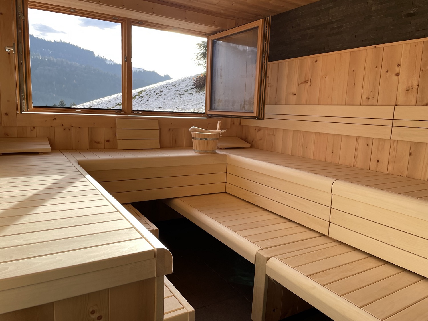 mountain-retreat center zirbenholz-sauna